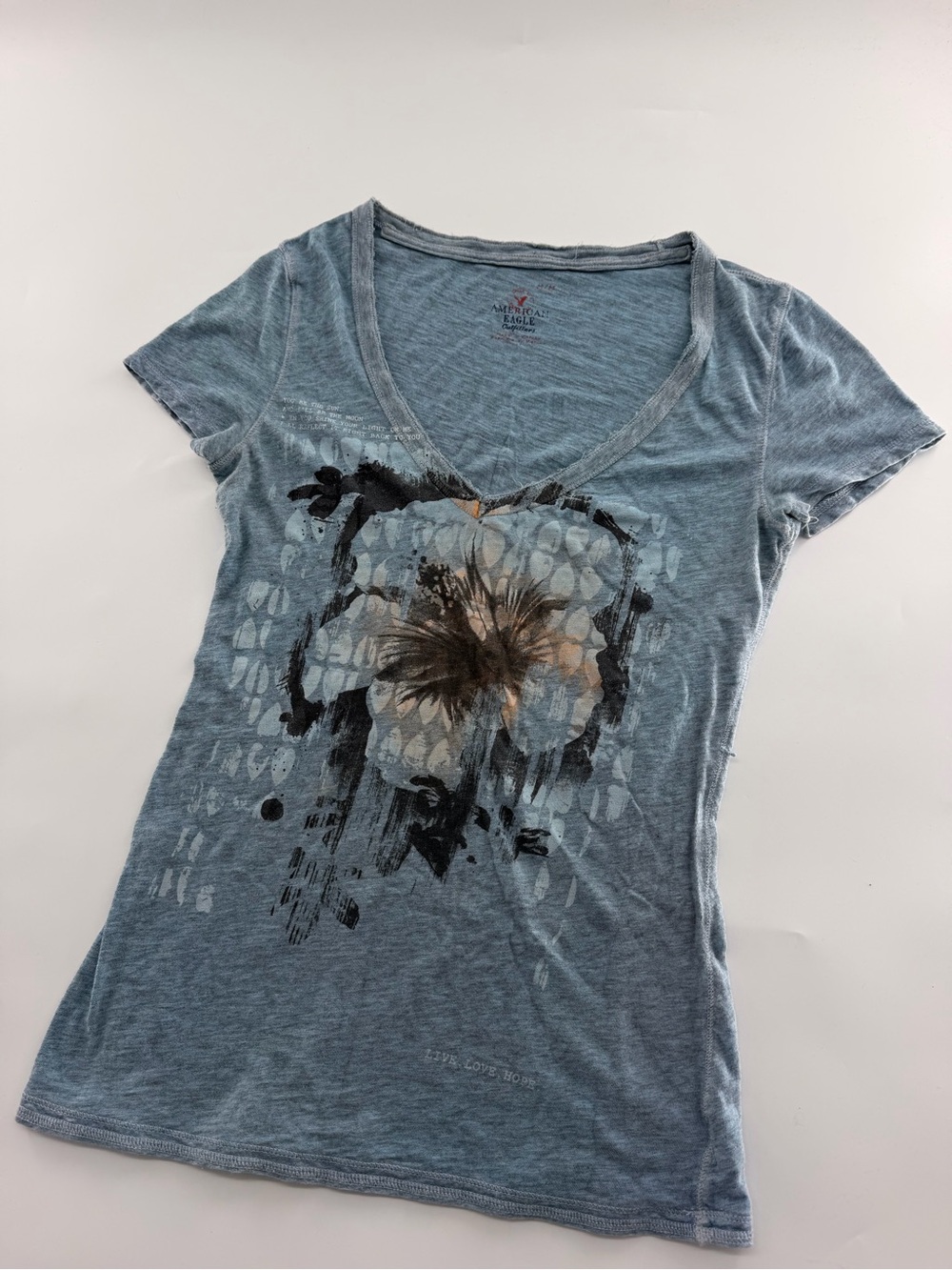 Vintage American Eagle Y2K Blue T Shirt Tight Fit V Neck Long Flower Layering